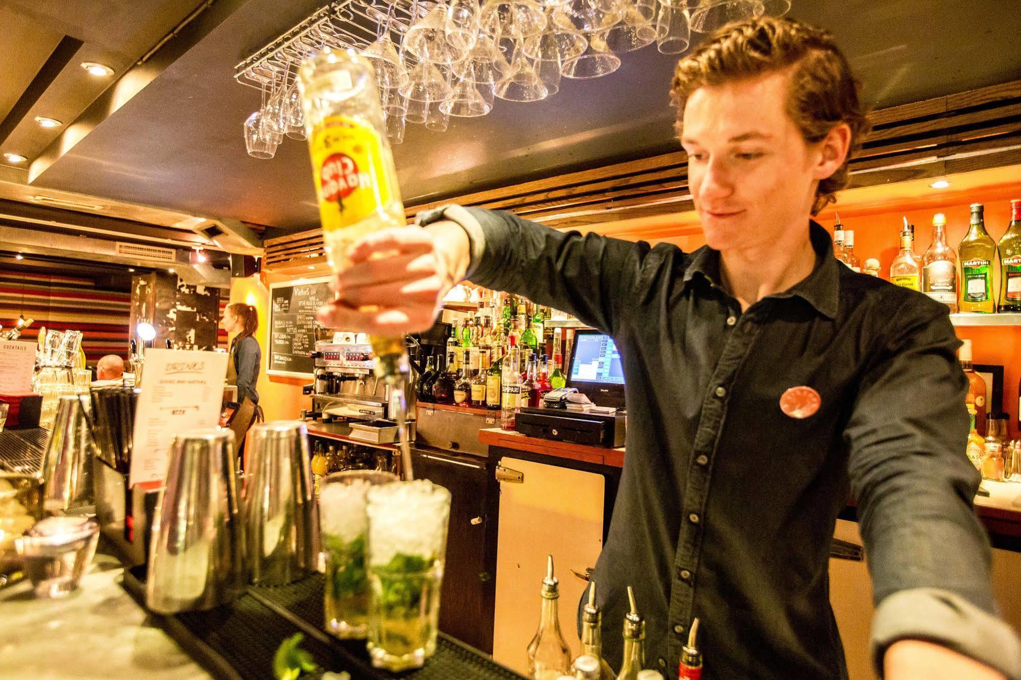 Langley Hotel Victors วาลดีแซร์ ภายนอก รูปภาพ